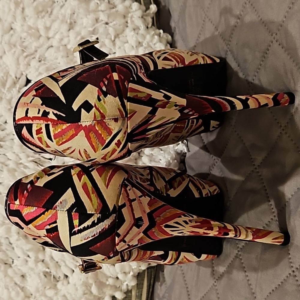 Alba Platform Heels - Picture 6 of 16